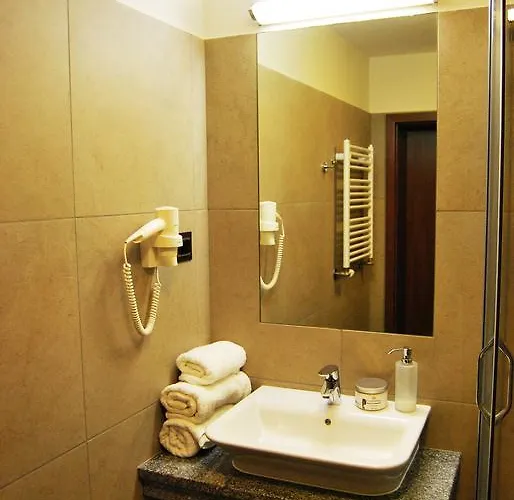 Dwor Spalice & Restaurant Lawendowa Restauracja 4* Олесница