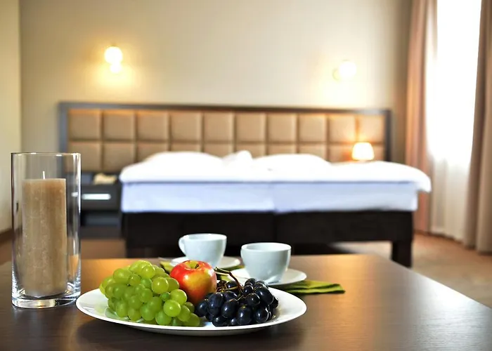 Dwor Spalice & Restaurant Lawendowa Restauracja 4* Олесница