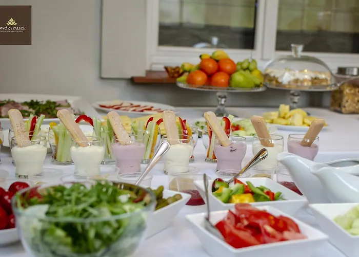 Dwor Spalice & Restaurant Lawendowa Restauracja Отель типа 